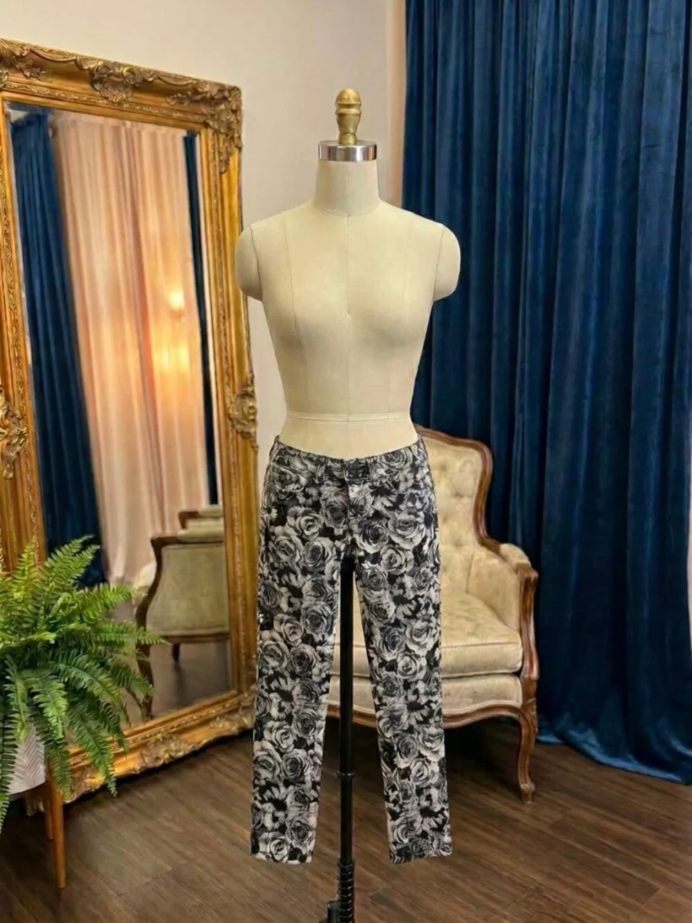 Justice Premium Girls Size 7R Black White Rose Floral Print Skinny Jeans Pants